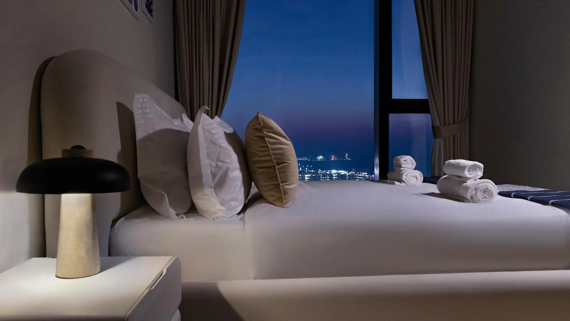 Skyline Elegance - 2Br High Floor - 5Min Dubai Mall United Arab Emirates