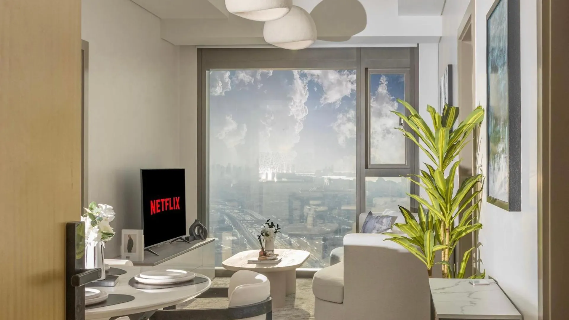 Skyline Elegance - 2Br High Floor - 5Min Dubai Mall